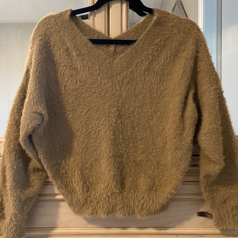 Soft cozy sweater by Casting LA size L